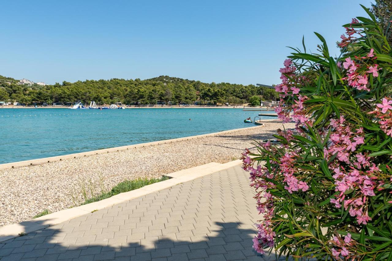 Apartments Jezera Lovisca Екстериор снимка