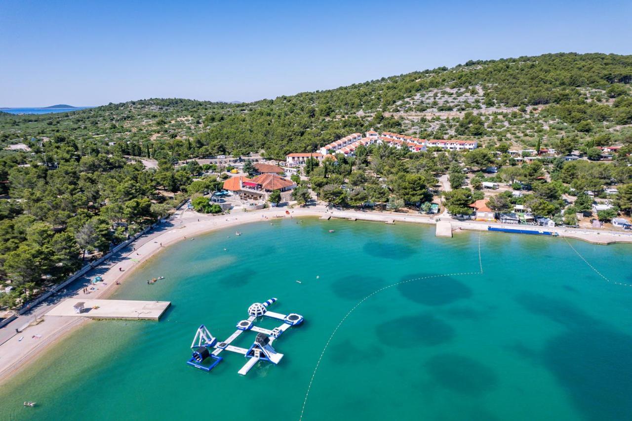 Apartments Jezera Lovisca Екстериор снимка